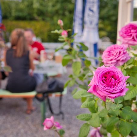 Gasthaus Zur Rose 알렌 외부 사진
